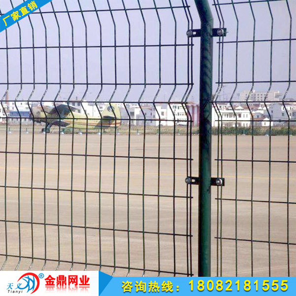 電焊鐵絲網(wǎng)圍欄